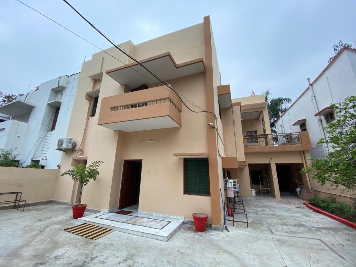 Backpackers Den Hostel Lucknow Exterior photo