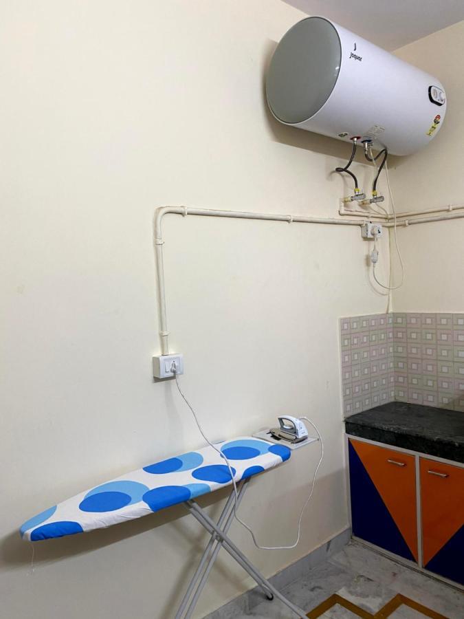 Backpackers Den Hostel Lucknow Exterior photo