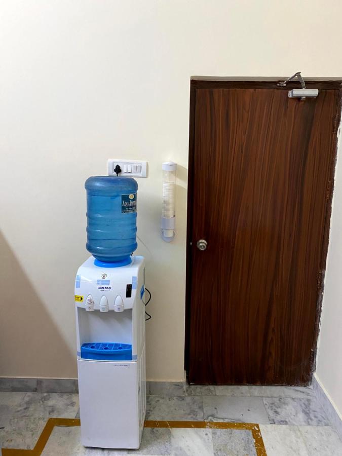 Backpackers Den Hostel Lucknow Exterior photo